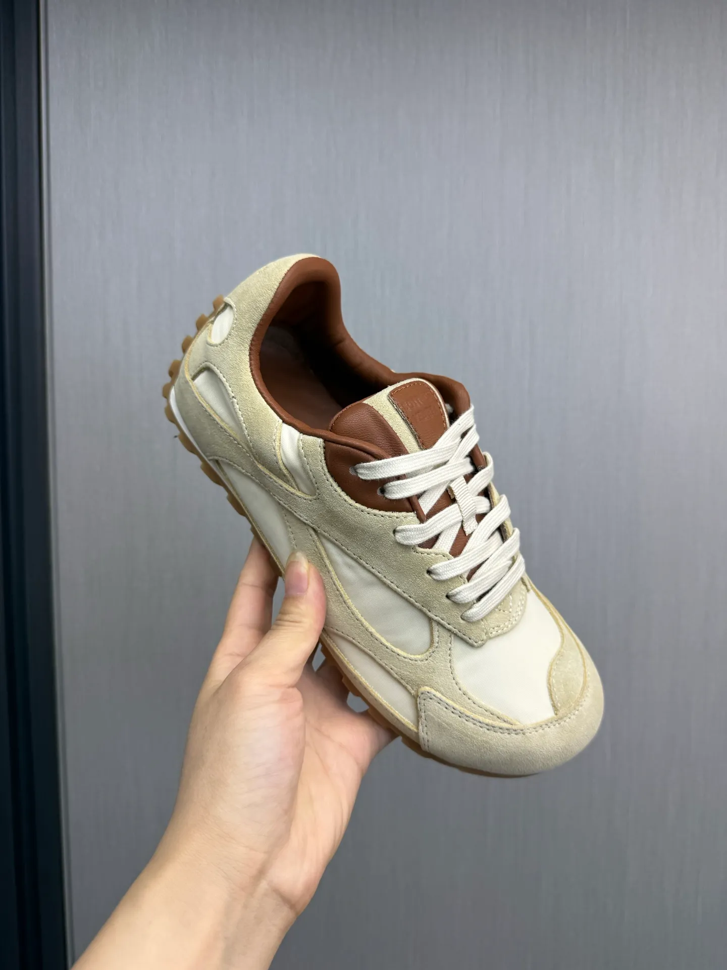 Men's men's shoes💰540💰 Bottega Veneta｜BV's new Forrest Gump shoes. Dexun shoes🩷💚 Sneaker technology nylon and suede, inspired by retro sneakers, light, comfortable, breathable and essential item. Original wear-resistant and non-slip rubber outsole❕❗️ Size: Female 35-40 (40 is custom-made and cannot be returned) Male 39-45 (45 is custom-made and cannot be returned or exchanged)
